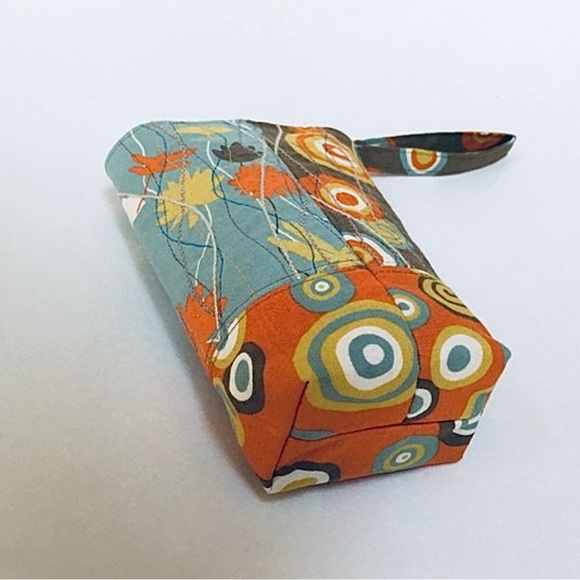 Wristlet Purse, NEW Hand Quilted, Fabric, Mod Purse, Boho, Hippie - Picture 3 of 6